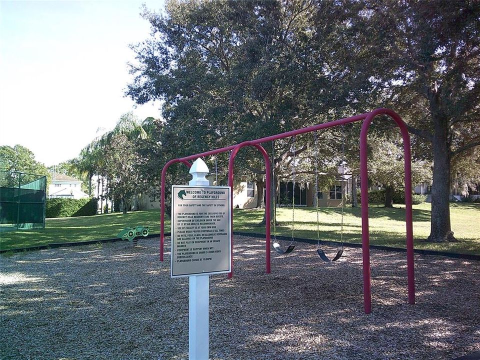 For Sale: $549,900 (4 beds, 3 baths, 2569 Square Feet)