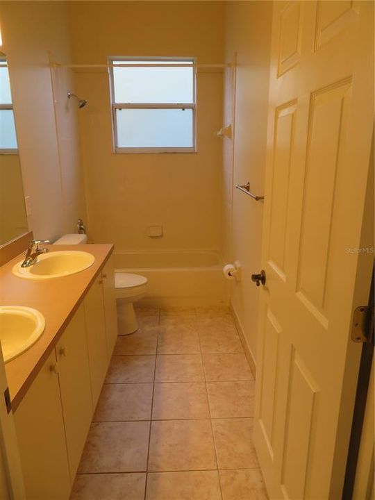 For Sale: $549,900 (4 beds, 3 baths, 2569 Square Feet)