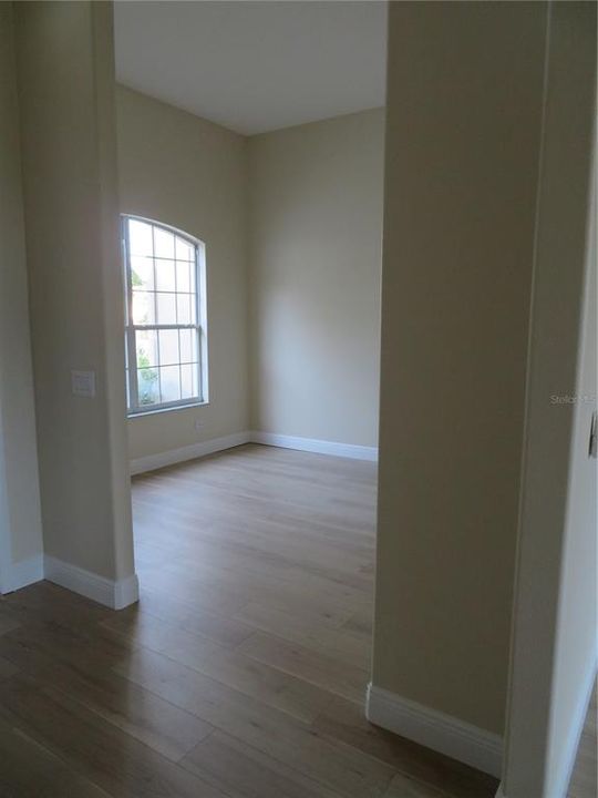 For Sale: $549,900 (4 beds, 3 baths, 2569 Square Feet)