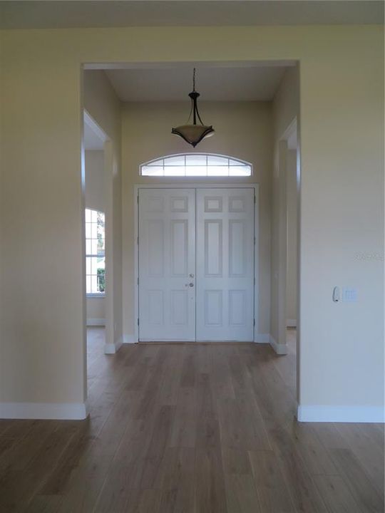 For Sale: $549,900 (4 beds, 3 baths, 2569 Square Feet)