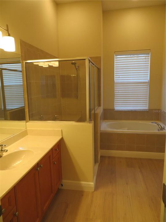 For Sale: $549,900 (4 beds, 3 baths, 2569 Square Feet)