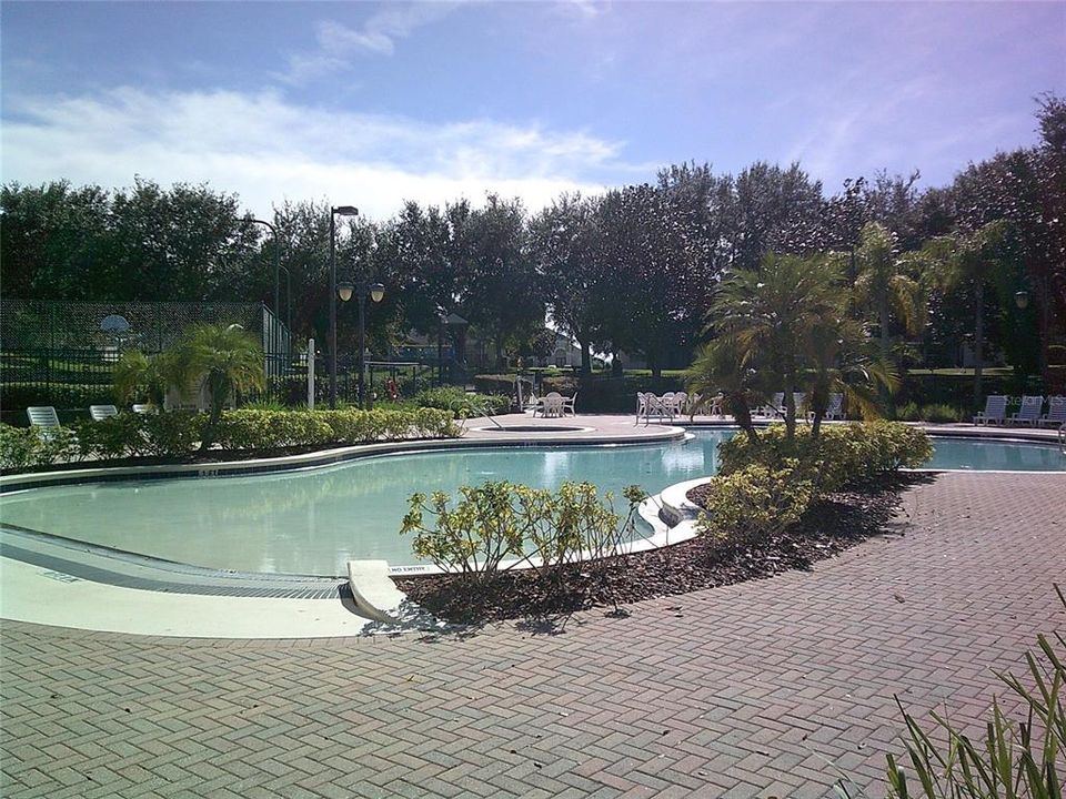 For Sale: $549,900 (4 beds, 3 baths, 2569 Square Feet)