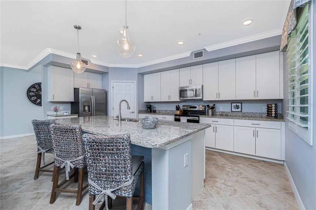 На продажу: $459,000 (3 спален, 2 ванн, 1917 Квадратных фут)