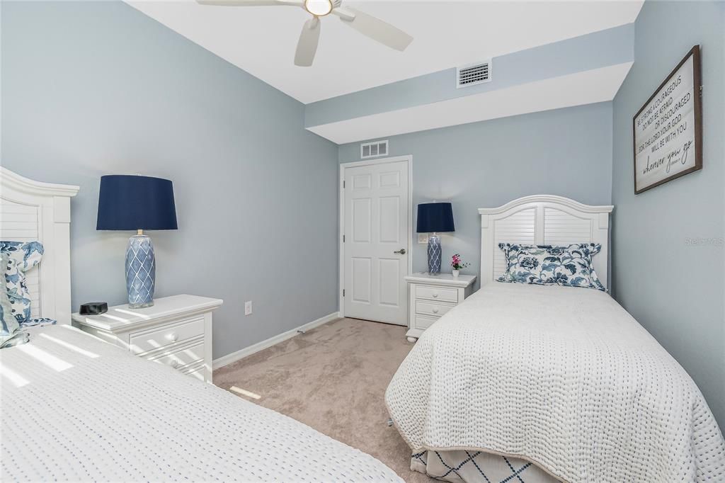 На продажу: $459,000 (3 спален, 2 ванн, 1917 Квадратных фут)