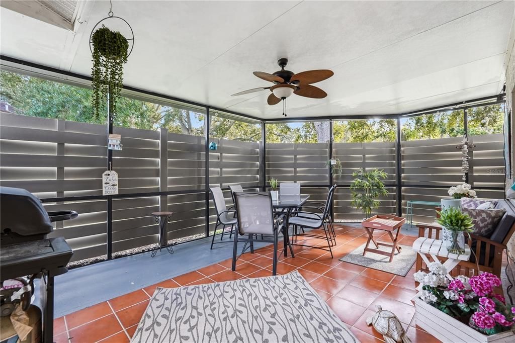 Active With Contract: $250,000 (2 beds, 2 baths, 1025 Square Feet)