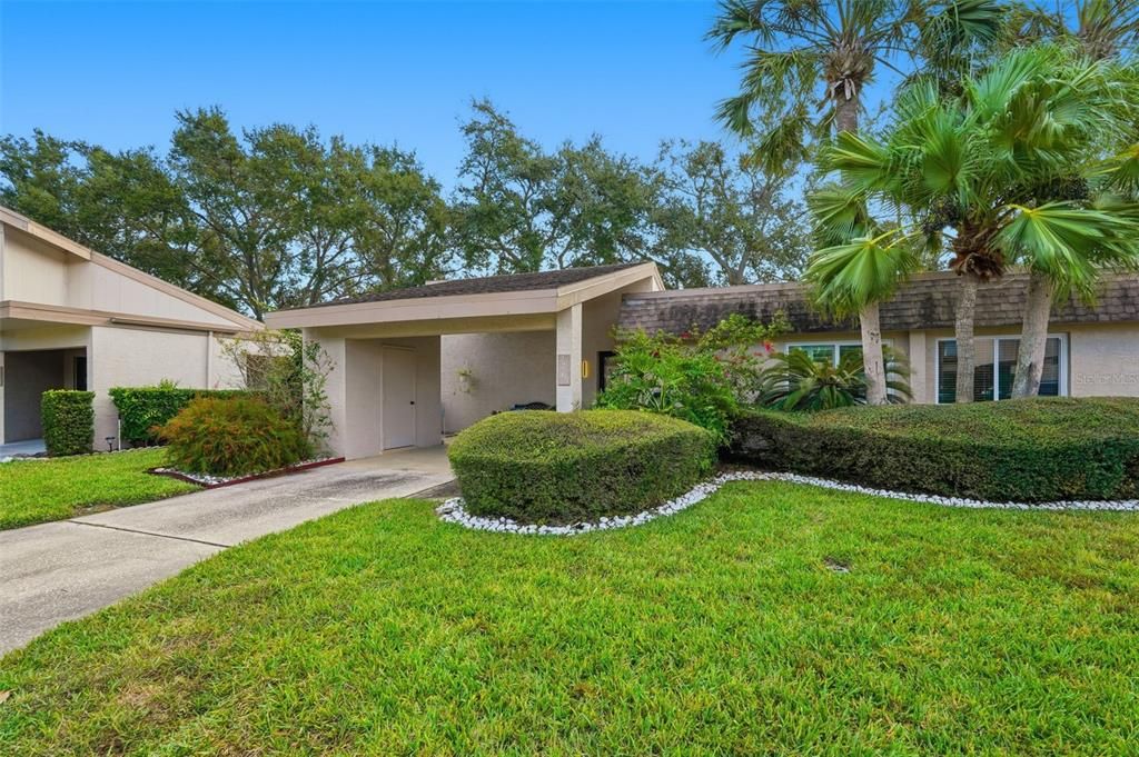 Active With Contract: $250,000 (2 beds, 2 baths, 1025 Square Feet)