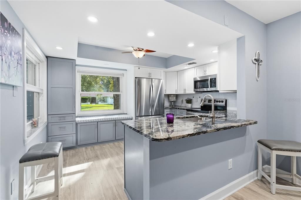 Active With Contract: $250,000 (2 beds, 2 baths, 1025 Square Feet)