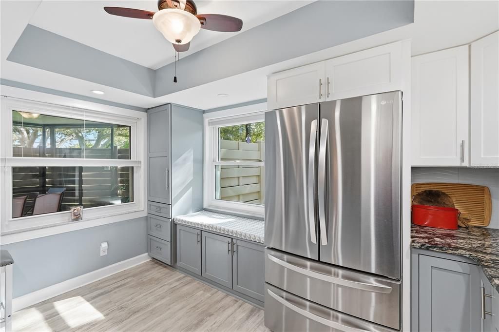 Active With Contract: $250,000 (2 beds, 2 baths, 1025 Square Feet)