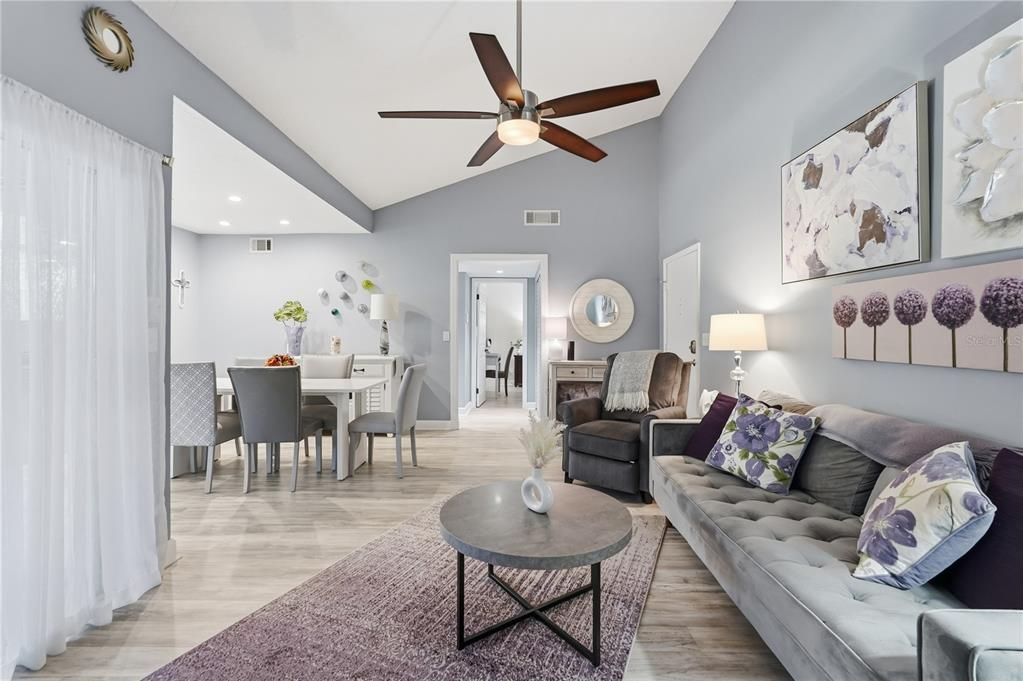 Active With Contract: $250,000 (2 beds, 2 baths, 1025 Square Feet)