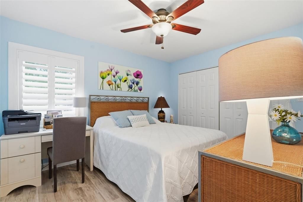 Active With Contract: $250,000 (2 beds, 2 baths, 1025 Square Feet)