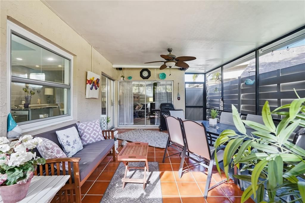 Active With Contract: $250,000 (2 beds, 2 baths, 1025 Square Feet)