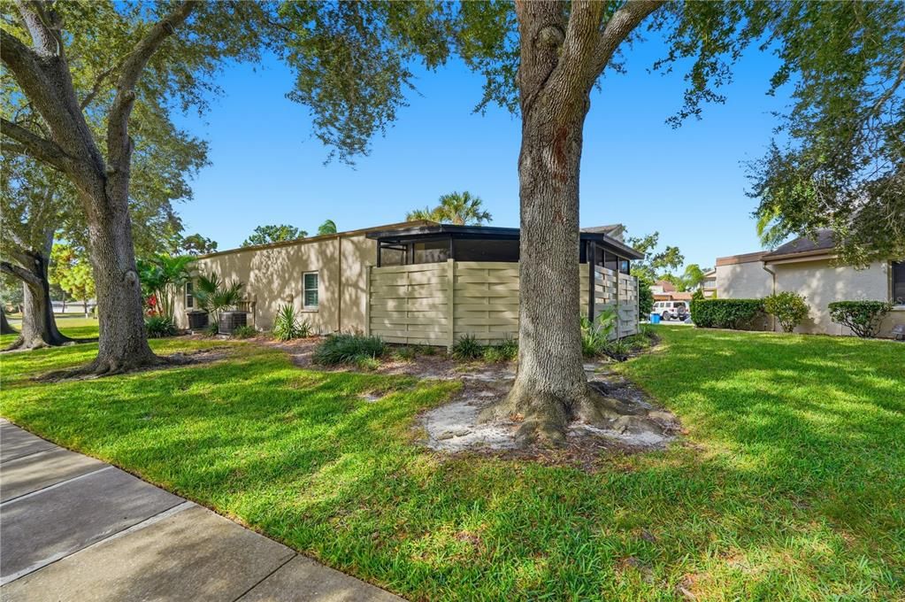 Active With Contract: $250,000 (2 beds, 2 baths, 1025 Square Feet)