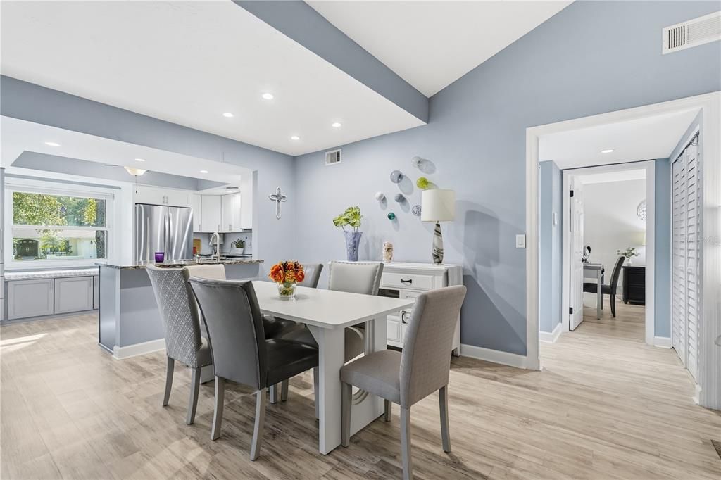 Active With Contract: $250,000 (2 beds, 2 baths, 1025 Square Feet)