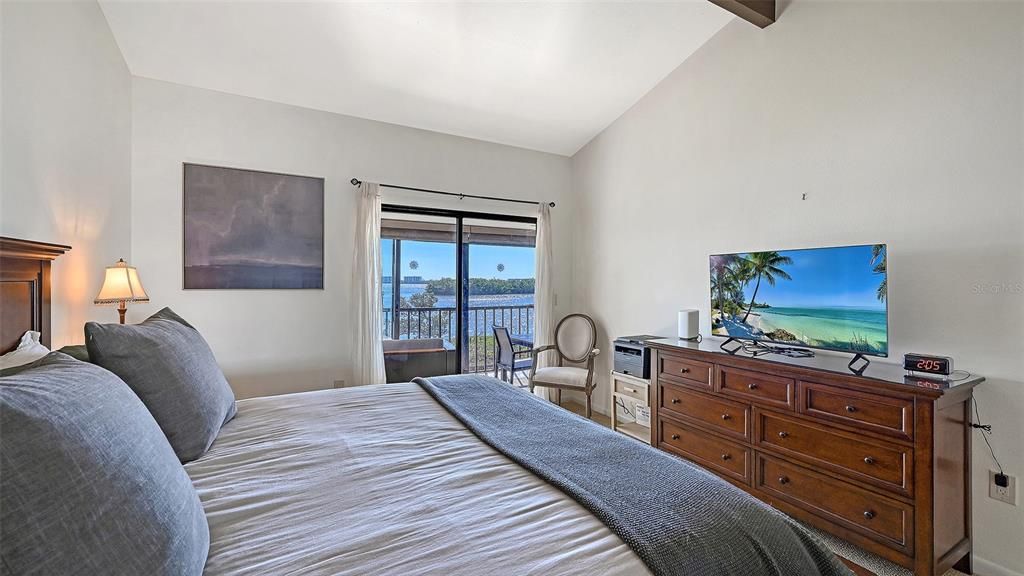 待售: $569,000 (2 贝兹, 2 浴室, 1216 平方英尺)