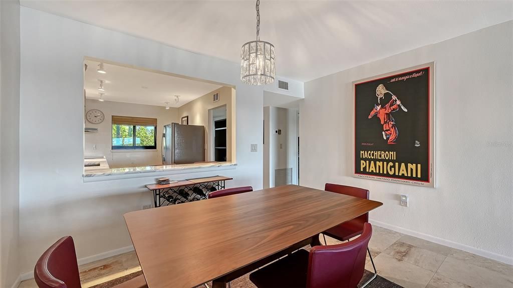 待售: $569,000 (2 贝兹, 2 浴室, 1216 平方英尺)