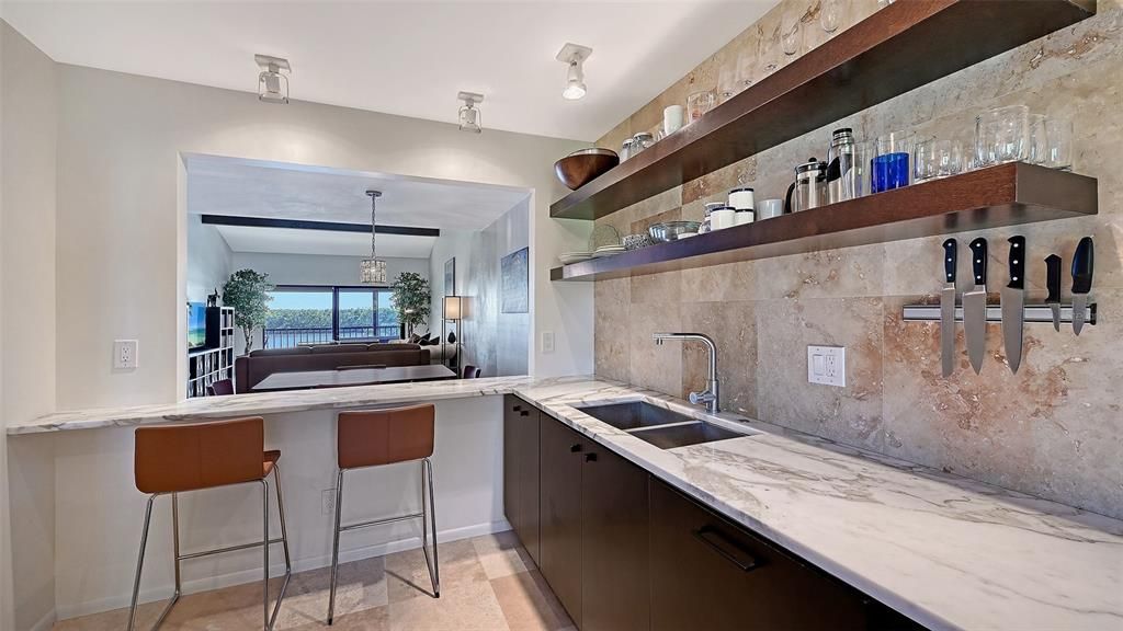 待售: $569,000 (2 贝兹, 2 浴室, 1216 平方英尺)