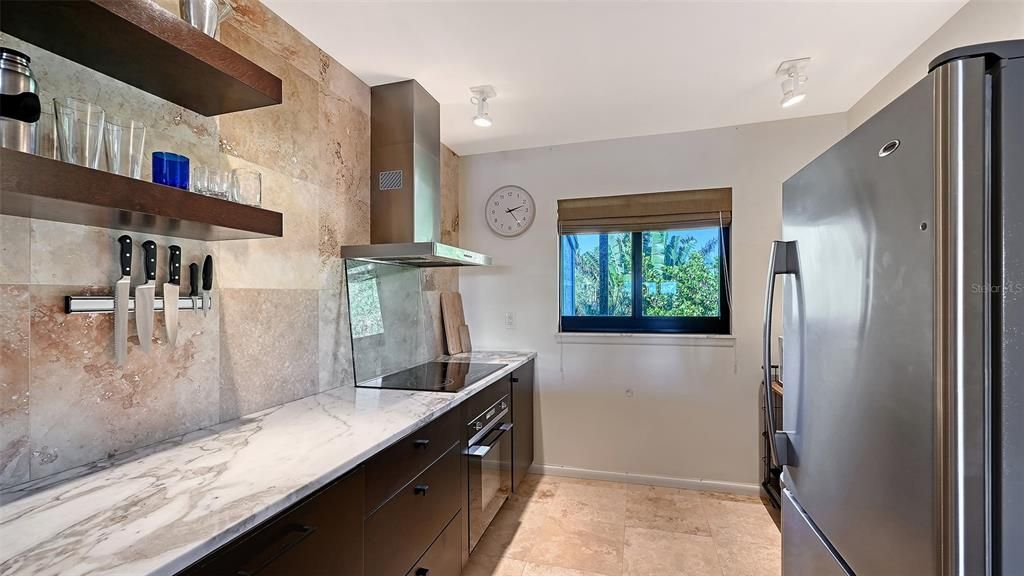 待售: $569,000 (2 贝兹, 2 浴室, 1216 平方英尺)