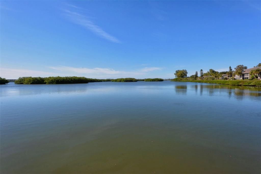 待售: $569,000 (2 贝兹, 2 浴室, 1216 平方英尺)