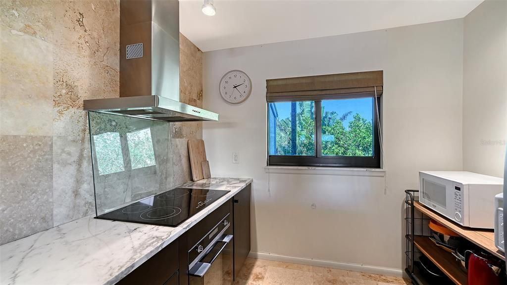 待售: $569,000 (2 贝兹, 2 浴室, 1216 平方英尺)