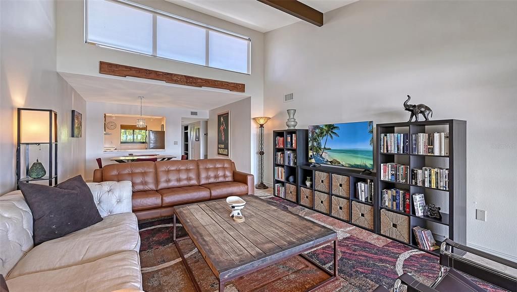 待售: $569,000 (2 贝兹, 2 浴室, 1216 平方英尺)