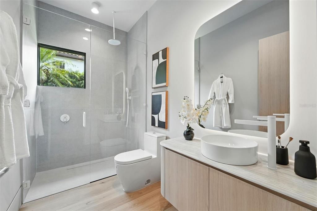 For Rent: $19,000 (4 beds, 5 baths, 3658 Square Feet)