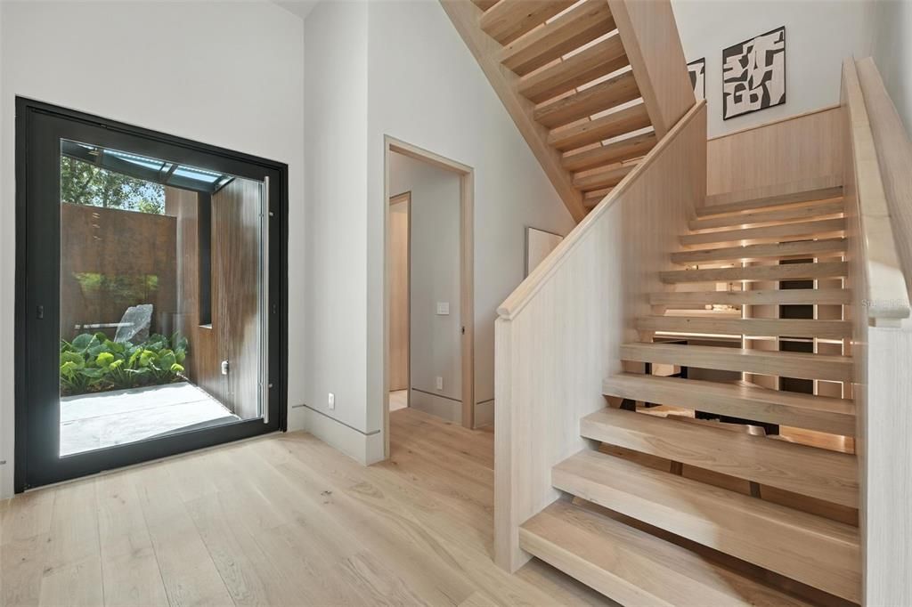 For Rent: $19,000 (4 beds, 5 baths, 3658 Square Feet)