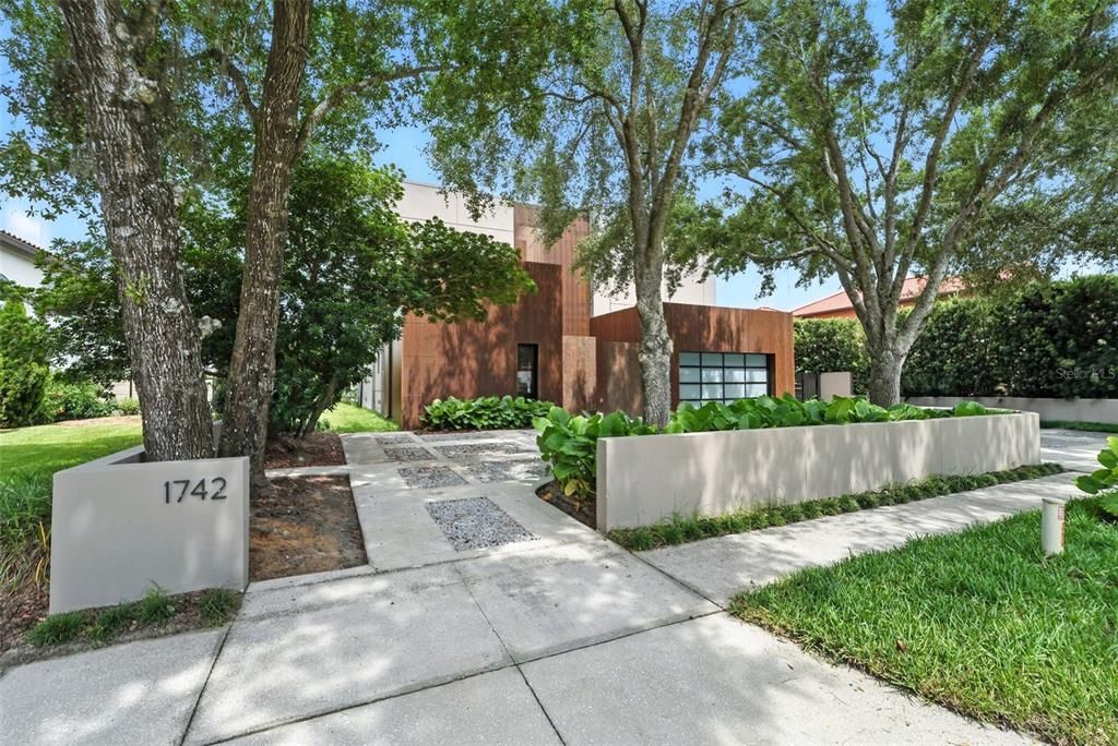 For Rent: $19,000 (4 beds, 5 baths, 3658 Square Feet)