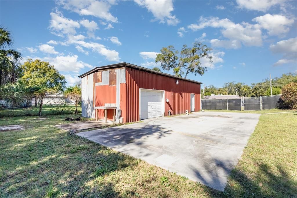 Active With Contract: $290,000 (2 beds, 2 baths, 1008 Square Feet)