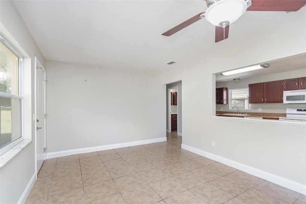 Active With Contract: $290,000 (2 beds, 2 baths, 1008 Square Feet)