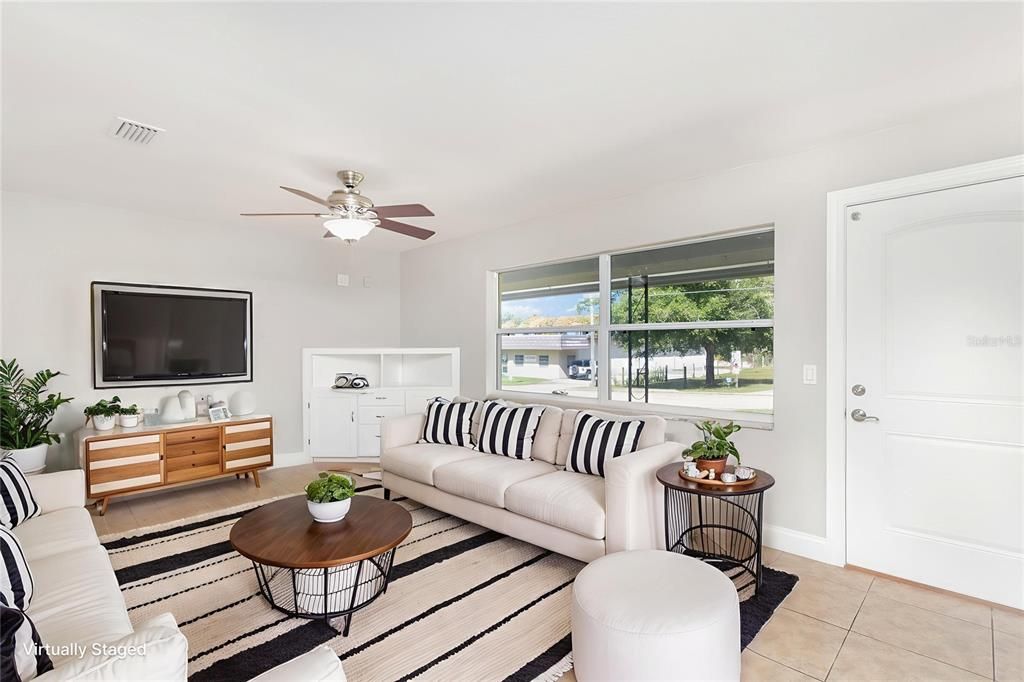 Active With Contract: $290,000 (2 beds, 2 baths, 1008 Square Feet)