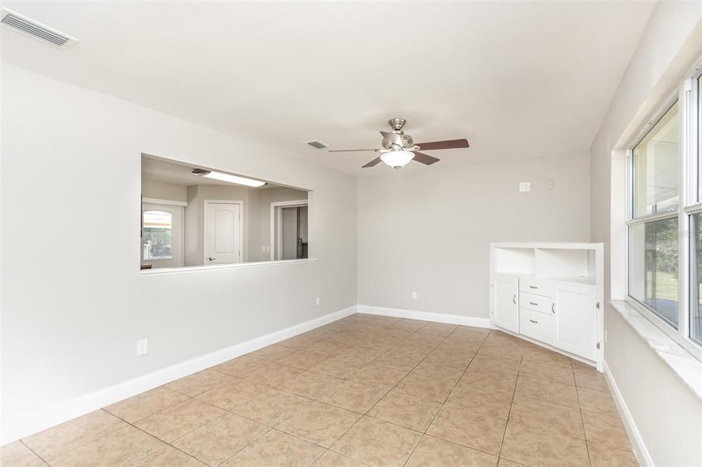 Active With Contract: $290,000 (2 beds, 2 baths, 1008 Square Feet)