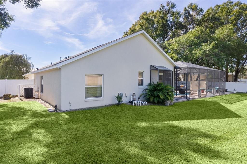 待售: $630,000 (4 贝兹, 2 浴室, 2555 平方英尺)