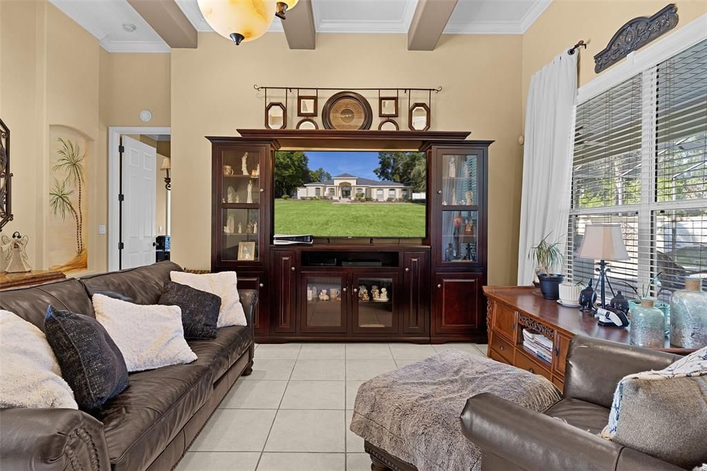 待售: $630,000 (4 贝兹, 2 浴室, 2555 平方英尺)