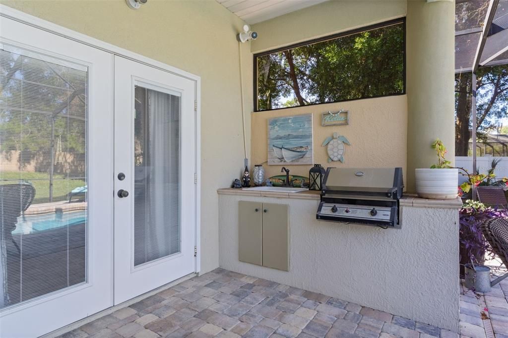 待售: $630,000 (4 贝兹, 2 浴室, 2555 平方英尺)