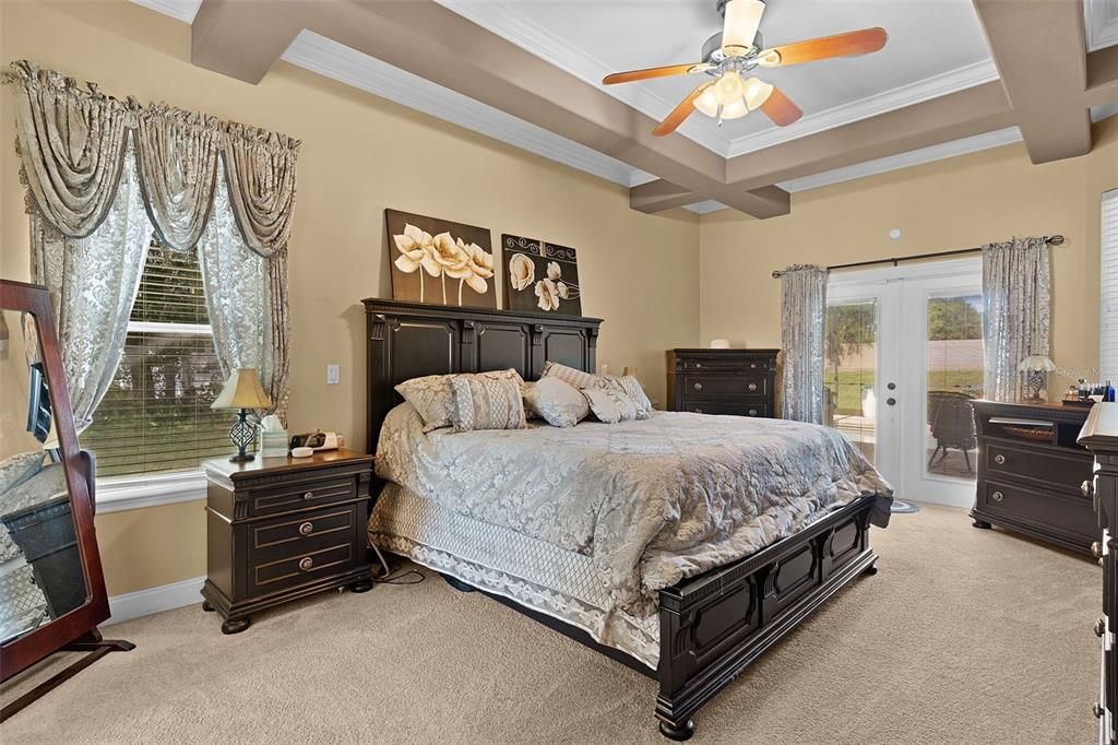 待售: $630,000 (4 贝兹, 2 浴室, 2555 平方英尺)