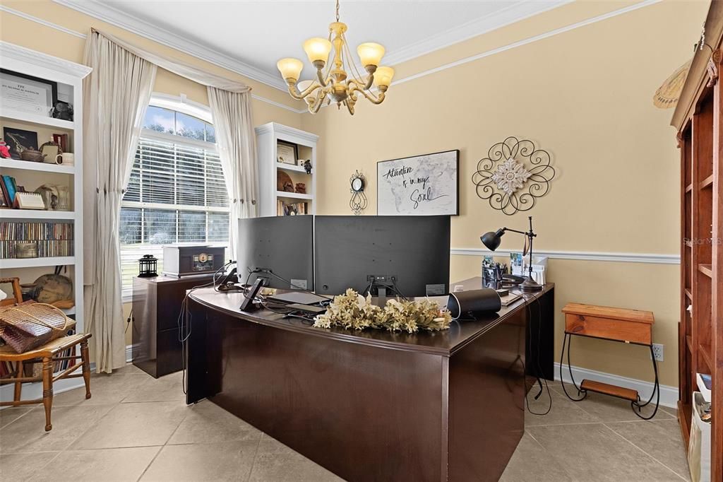 待售: $630,000 (4 贝兹, 2 浴室, 2555 平方英尺)