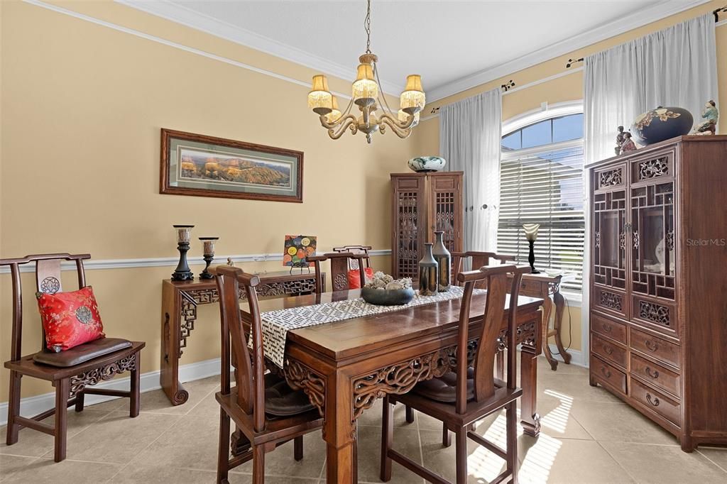 待售: $630,000 (4 贝兹, 2 浴室, 2555 平方英尺)