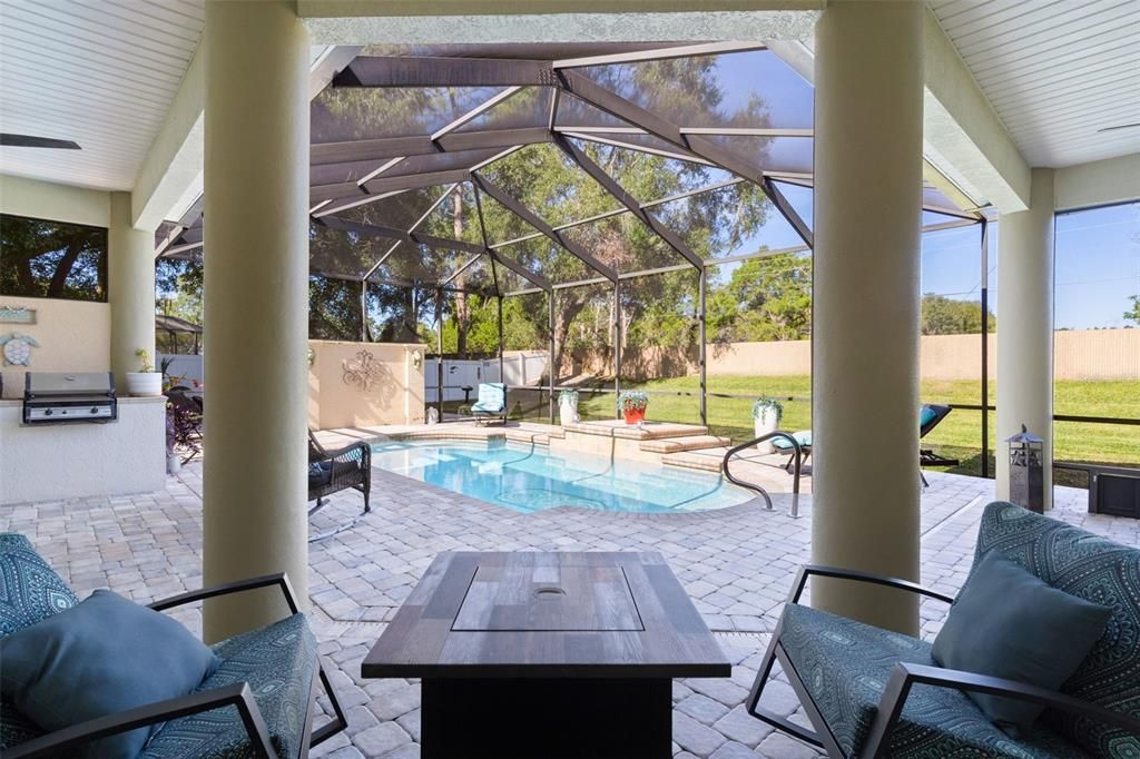 待售: $630,000 (4 贝兹, 2 浴室, 2555 平方英尺)