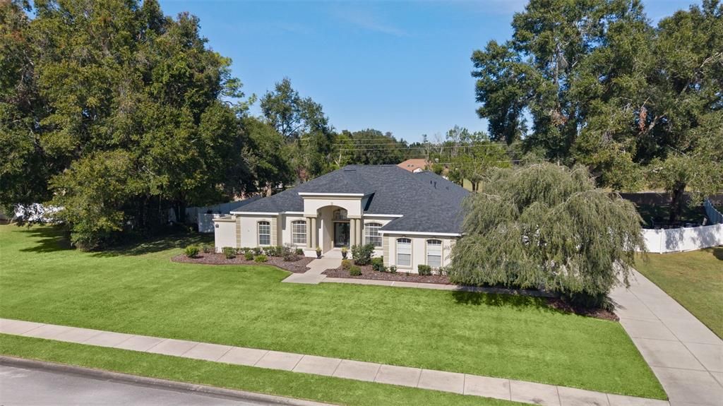 待售: $630,000 (4 贝兹, 2 浴室, 2555 平方英尺)