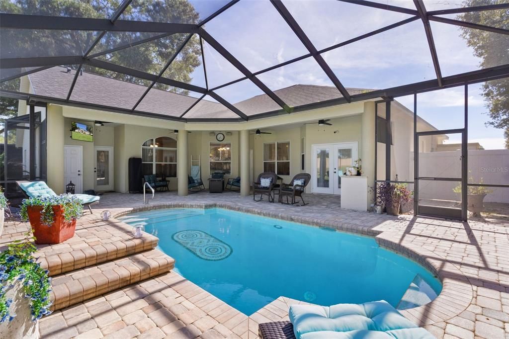 待售: $630,000 (4 贝兹, 2 浴室, 2555 平方英尺)