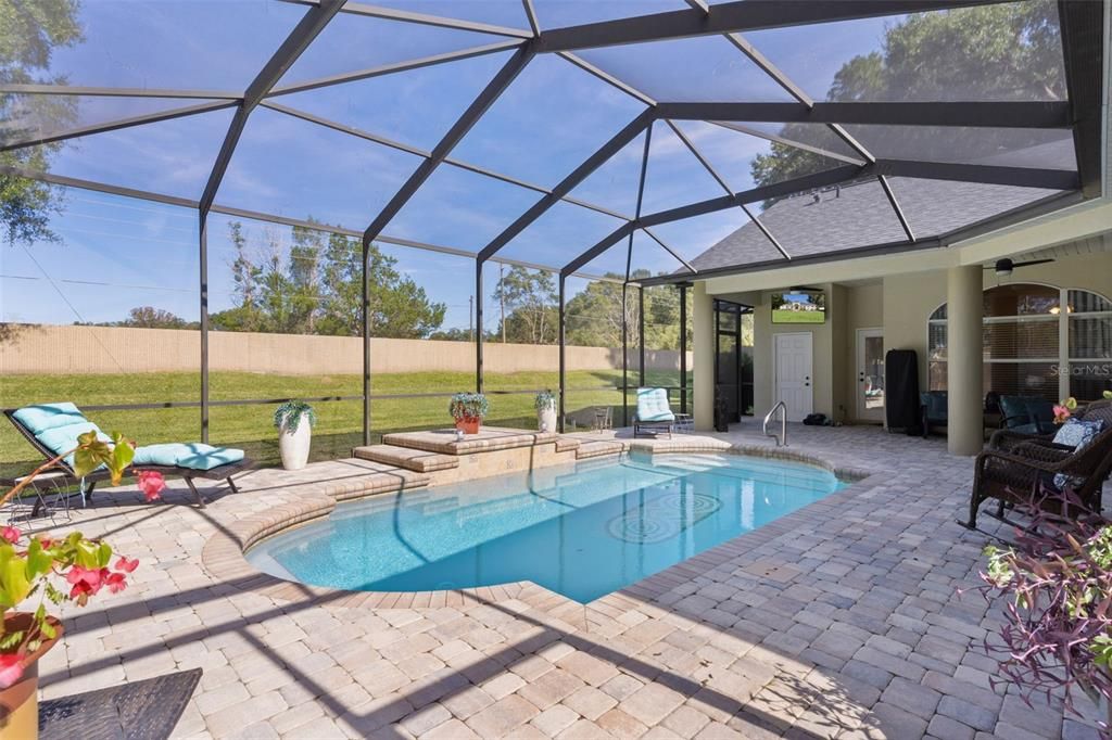 待售: $630,000 (4 贝兹, 2 浴室, 2555 平方英尺)