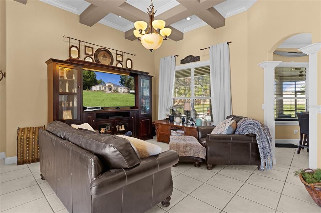 待售: $630,000 (4 贝兹, 2 浴室, 2555 平方英尺)