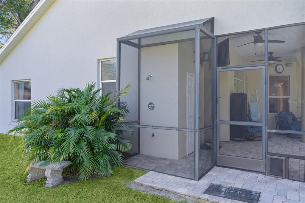 待售: $630,000 (4 贝兹, 2 浴室, 2555 平方英尺)