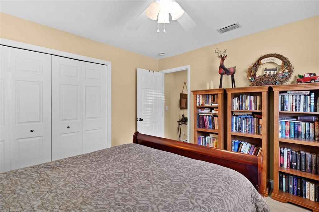 待售: $630,000 (4 贝兹, 2 浴室, 2555 平方英尺)