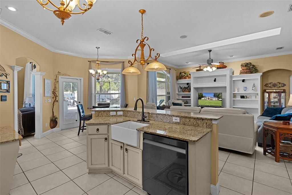 待售: $630,000 (4 贝兹, 2 浴室, 2555 平方英尺)