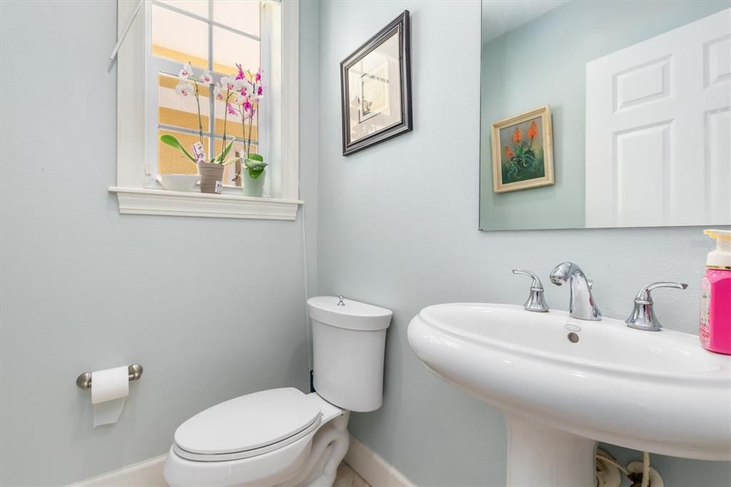 待售: $325,000 (3 贝兹, 2 浴室, 1999 平方英尺)