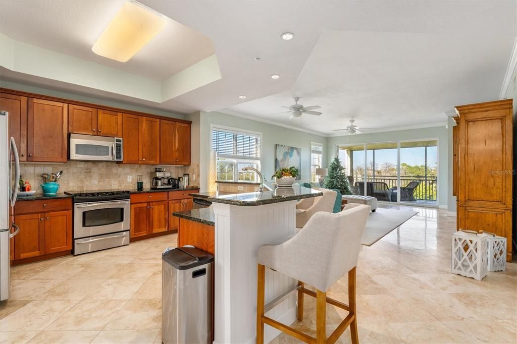 待售: $325,000 (3 贝兹, 2 浴室, 1999 平方英尺)