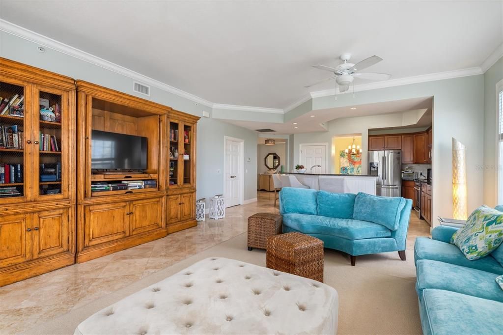 待售: $325,000 (3 贝兹, 2 浴室, 1999 平方英尺)