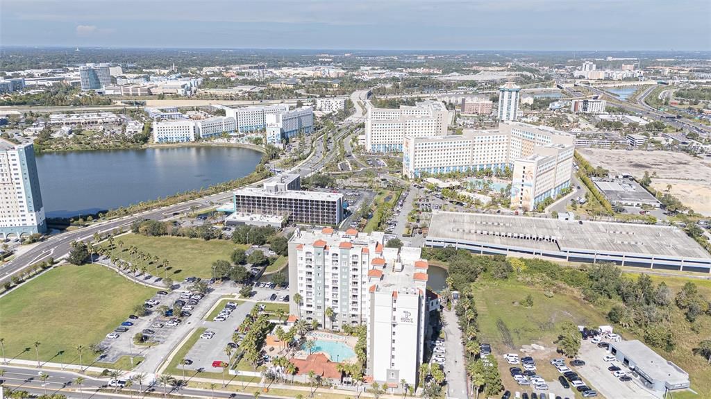 For Sale: $299,500 (2 beds, 2 baths, 1056 Square Feet)