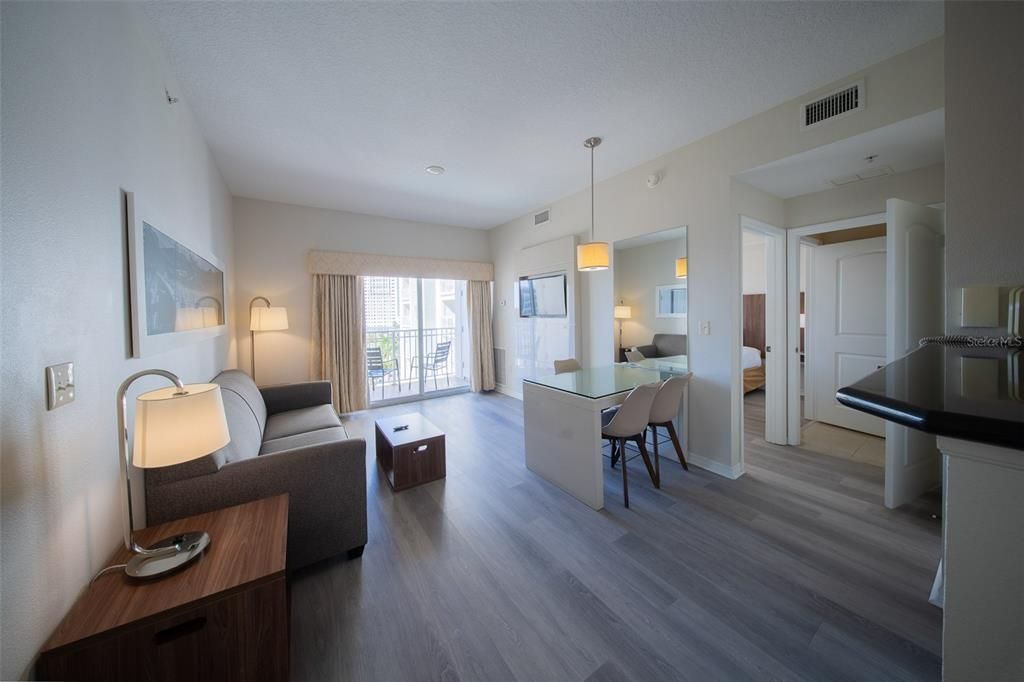 For Sale: $299,500 (2 beds, 2 baths, 1056 Square Feet)